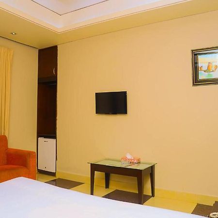 Hotel Royal Living Hotel & Suites Chittagong Luaran gambar