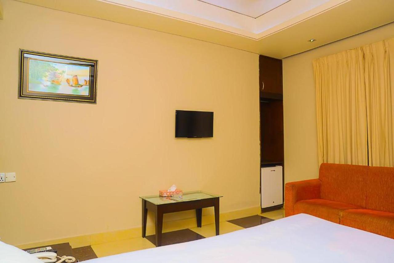 Hotel Royal Living Hotel & Suites Chittagong Luaran gambar