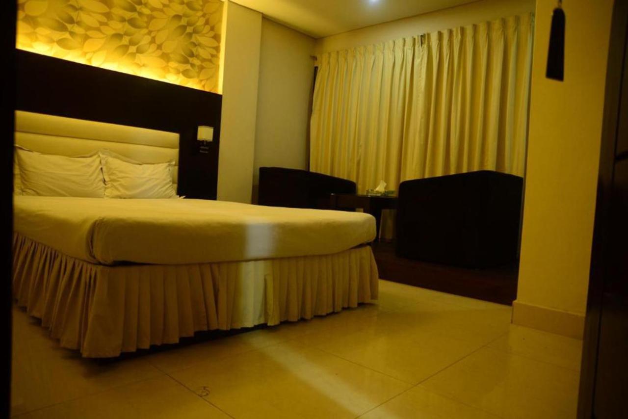 Hotel Royal Living Hotel & Suites Chittagong Luaran gambar