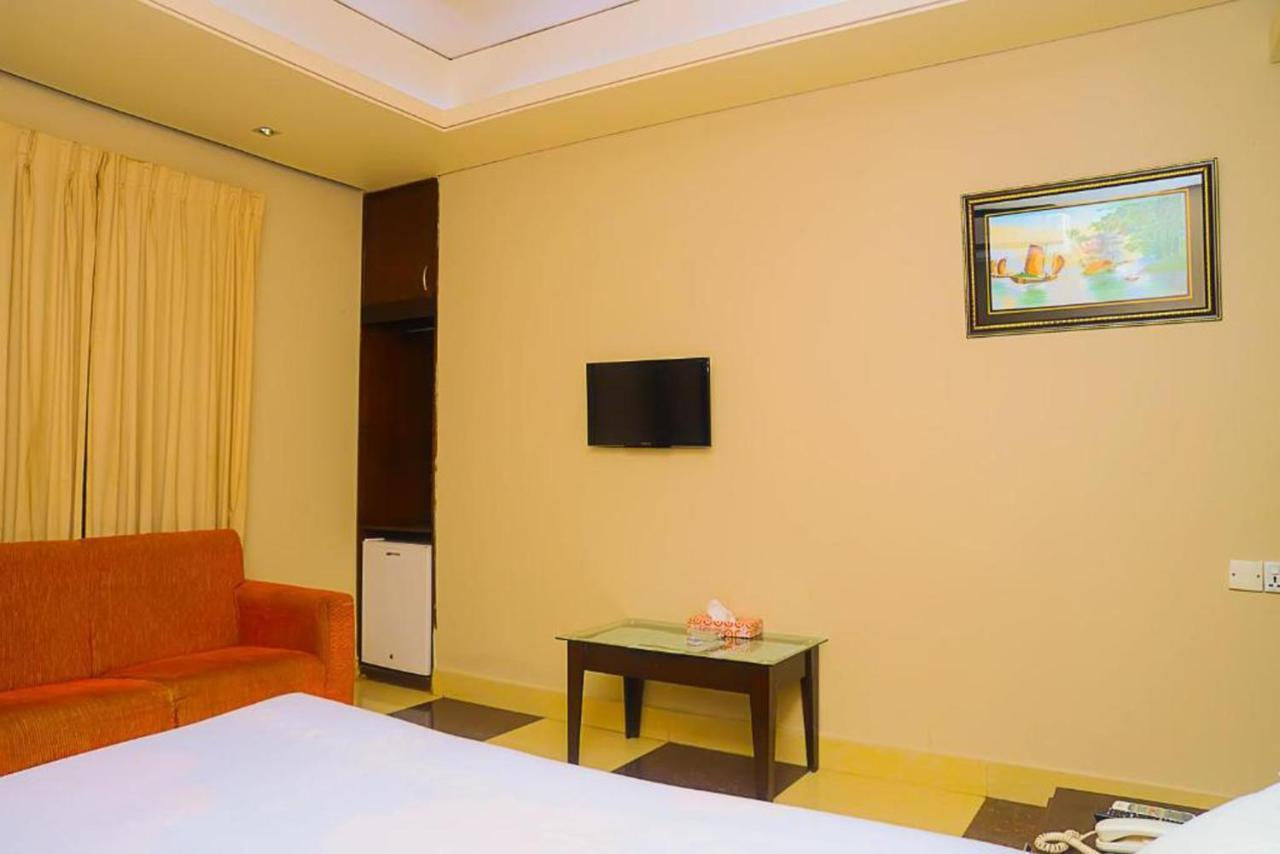 Hotel Royal Living Hotel & Suites Chittagong Luaran gambar