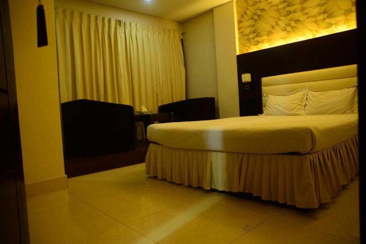 Hotel Royal Living Hotel & Suites Chittagong Luaran gambar